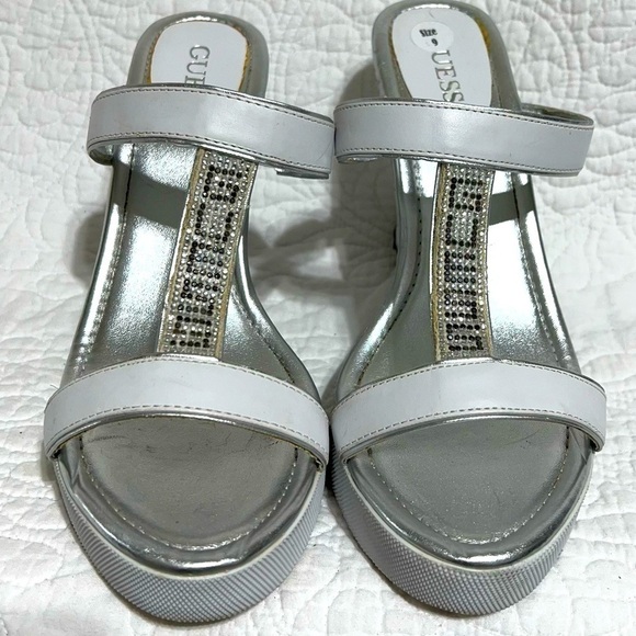 GUESS Platform Wedges Runner Style Open Toe Logo Size 9, #69S - Picture 1 of 10
